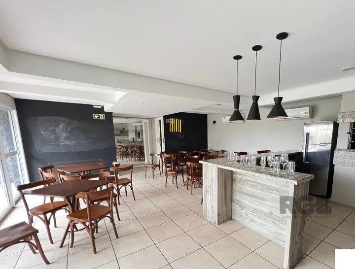 Casa em Condomínio no bairro Pedra Redonda - 5 dormitórios