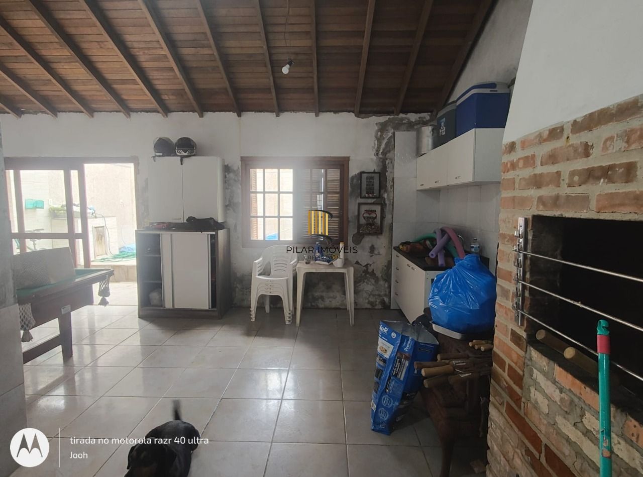 Casa no bairro Hípica - 3 dormitórios