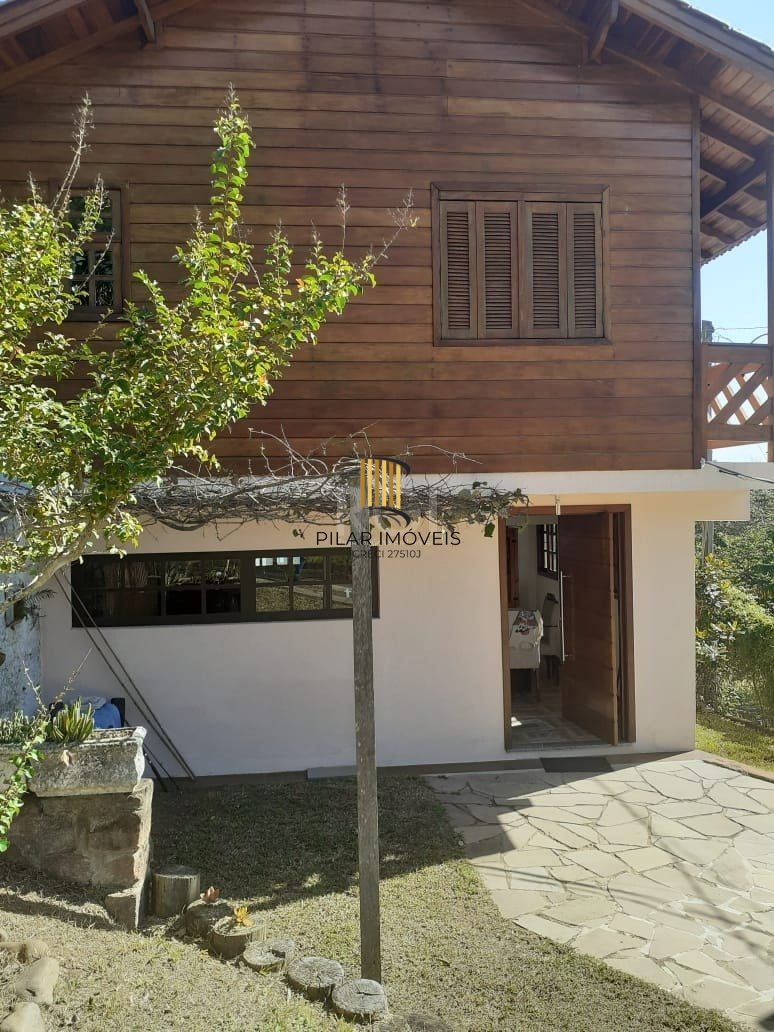 Casa para Venda - 300m², 5 dormitórios, 4 vagas - Vila Nova