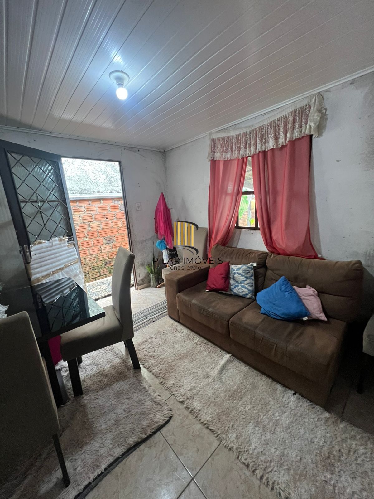 Casa de 2 Dormitórios no bairro Hipica