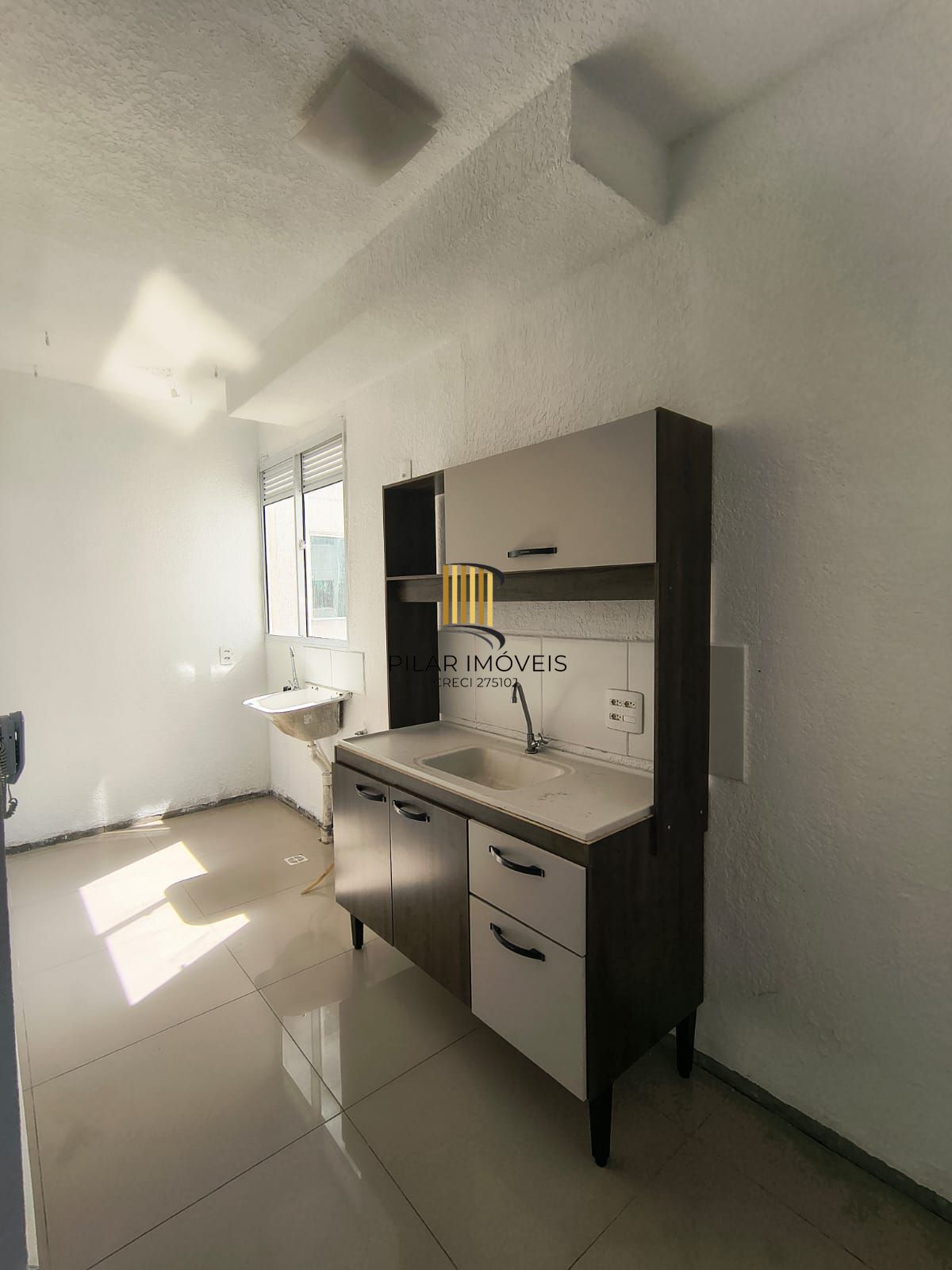 Apartamento de 2 dormitórios na Restinga