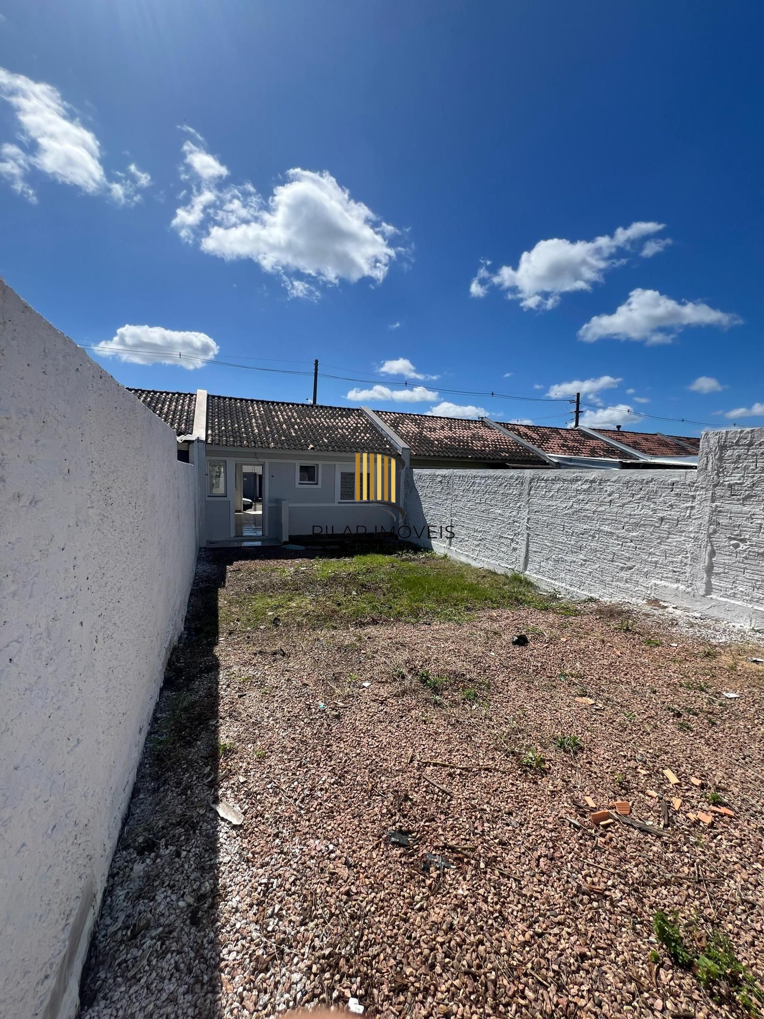 Casa com dois dormitórios no bairro Hípica - 1 vaga - financiável