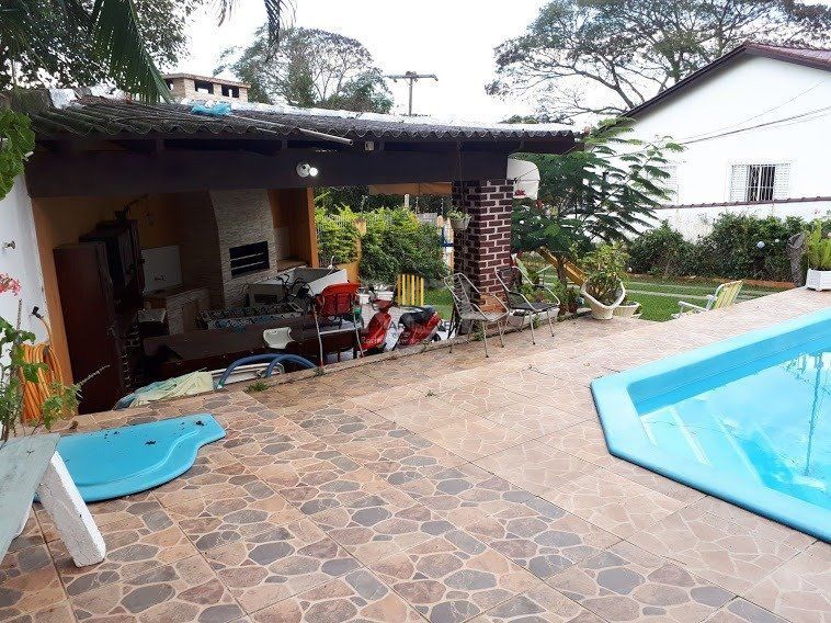 Casa com 4 dormitórios no bairro Vila Nova