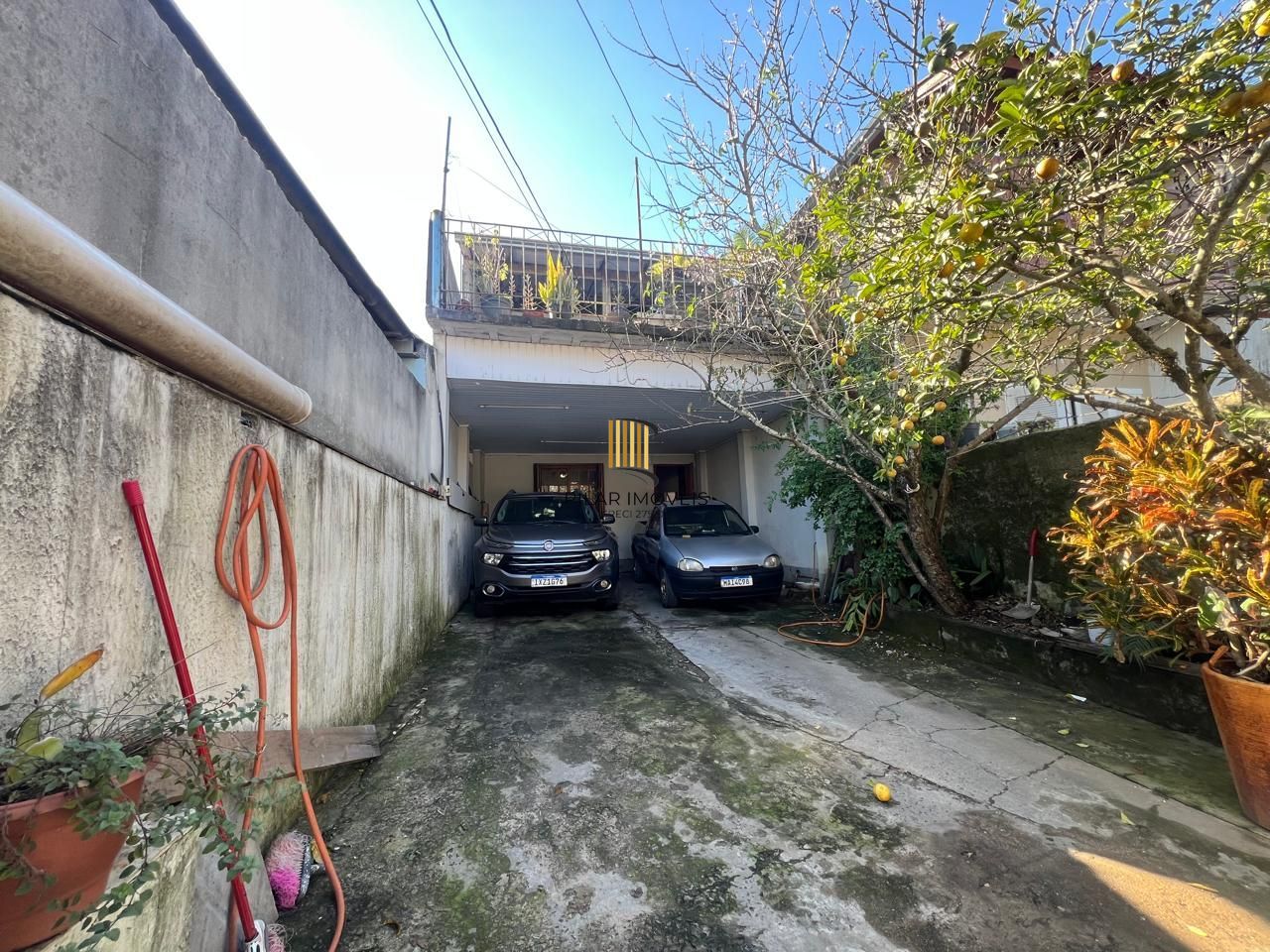 Casa a venda no Bairro Hípica - 3 dormitórios - 2 vagas