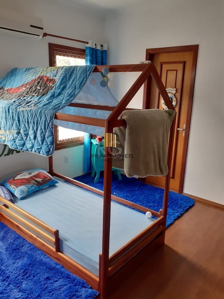 Casa 4 dormitórios no bairro Hípica