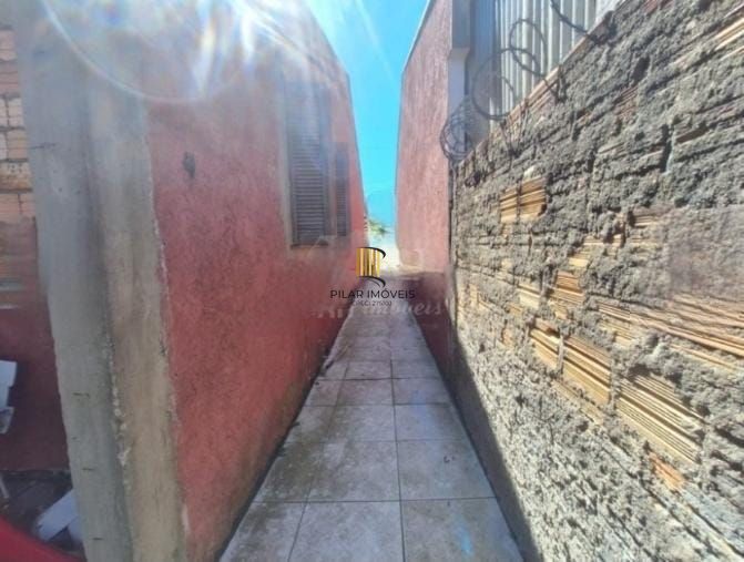 casa térrea com corredor lateral no bairro hípica