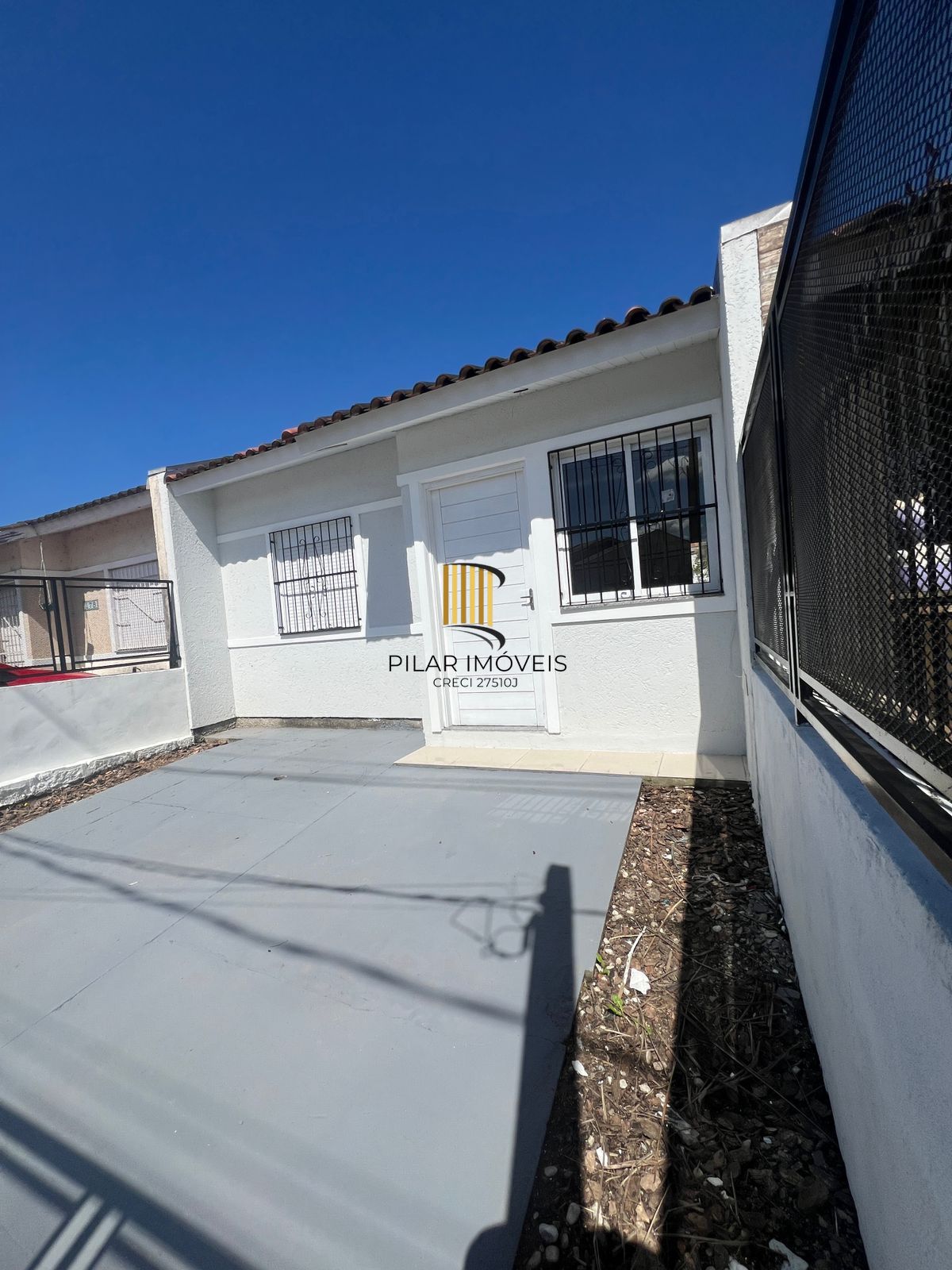 Casa com dois dormitórios no bairro Hípica - 1 vaga - financiável