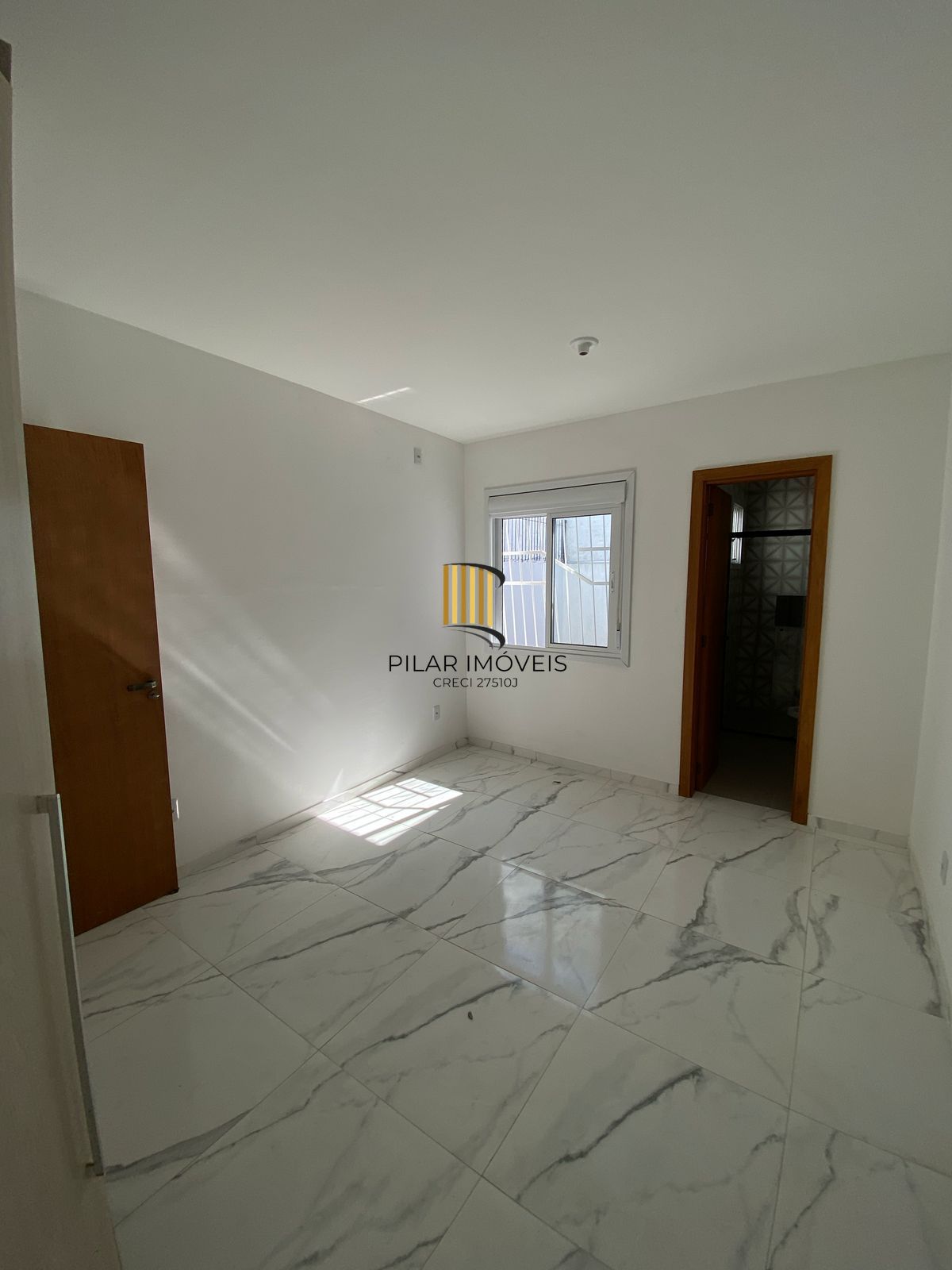 Linda Casa térrea de 2 Dormitórios sendo um suite Localizada no Ipanema Residence Park