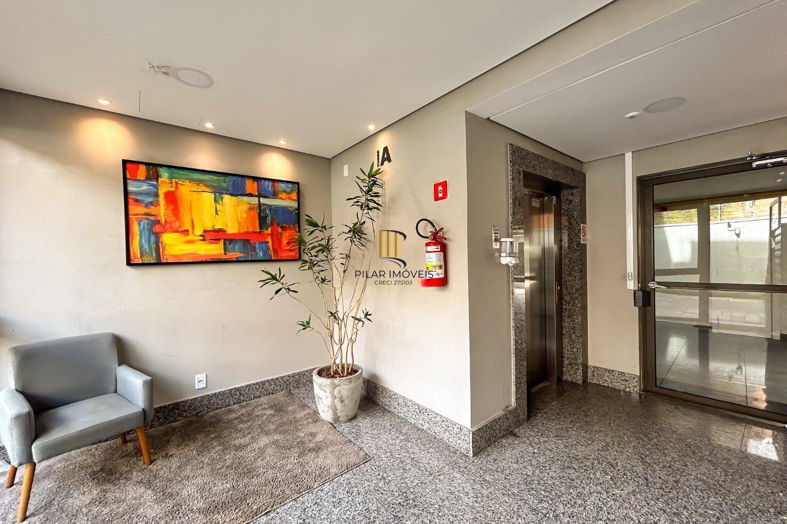 Apartamento no bairro Ipanema, 3 dormitórios - 1 suíte - 2 vagas