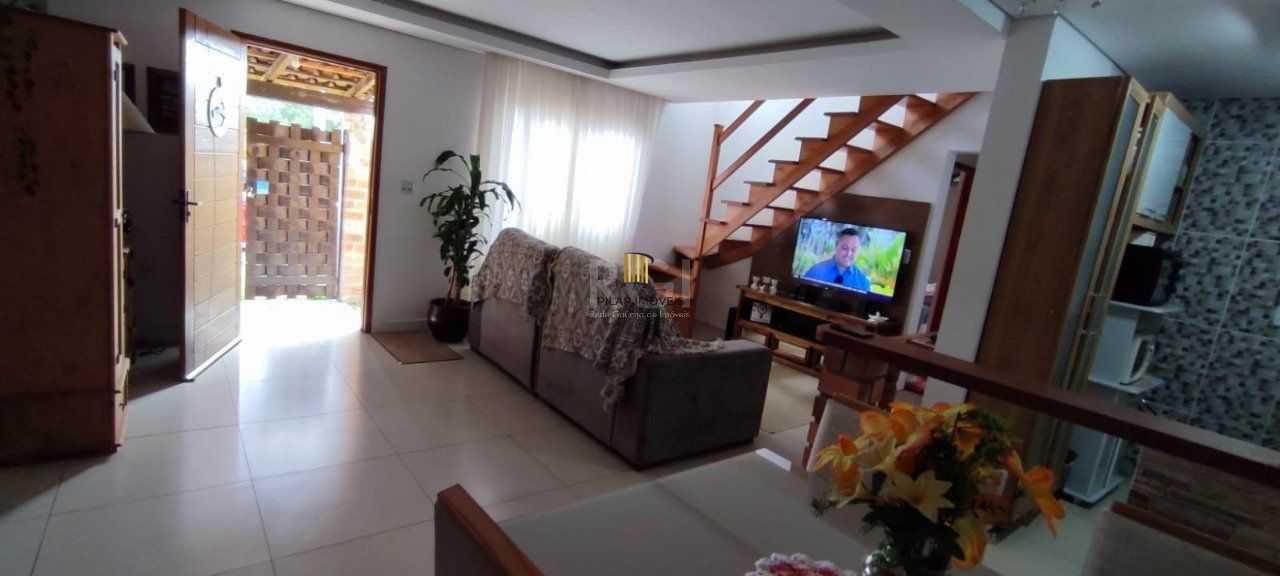 Casa com Piscina no bairro Lami