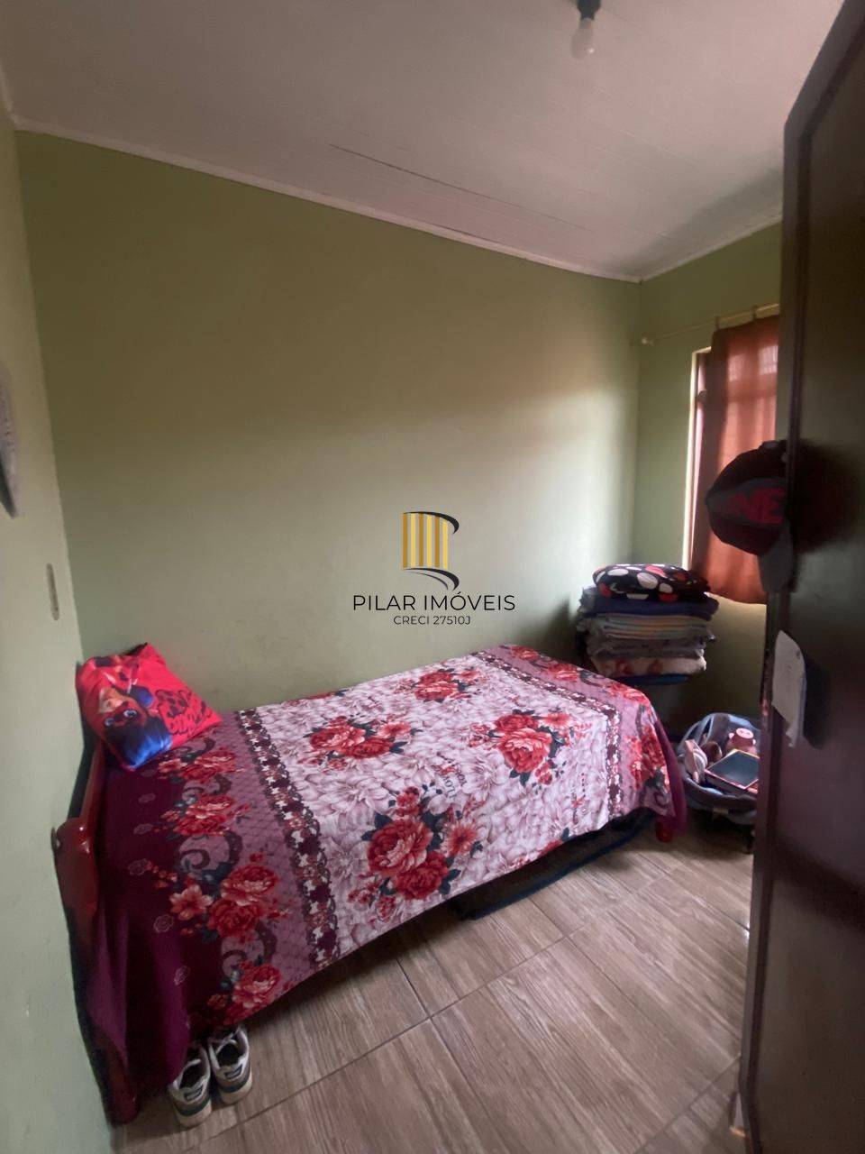 Ótima casa no bairro restinga de 4 dormitórios