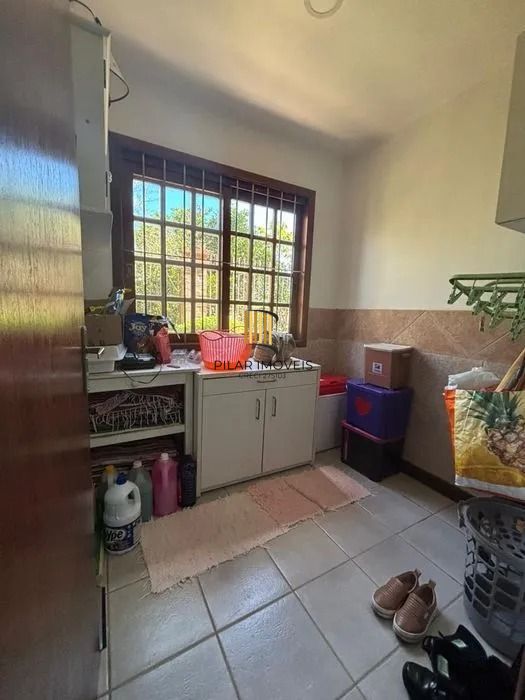 Residência de Luxo em Condomínio Fechado com 4 Dormitórios, 3 Suítes e Área de Lazer Privativa – São Lucas, Viamão/RS