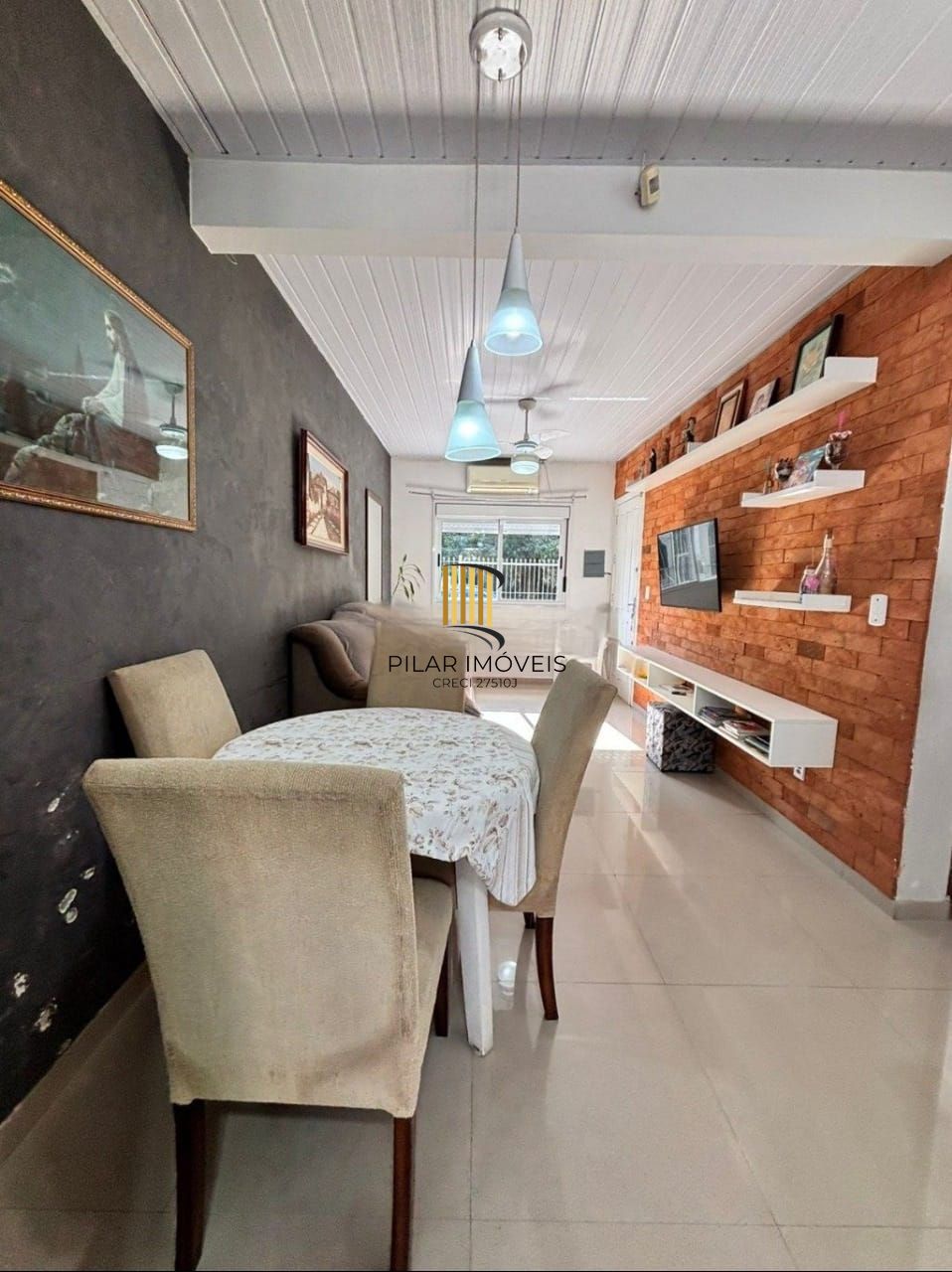 Casa 2 dormitórios Bairro Hípica - Zona Sul