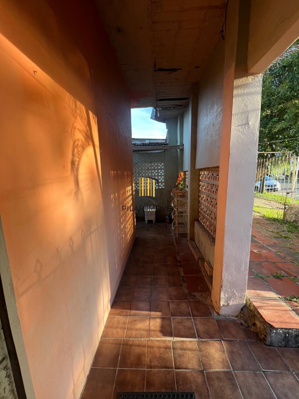 casa com 4 Dormitórios no Bairro Restinga