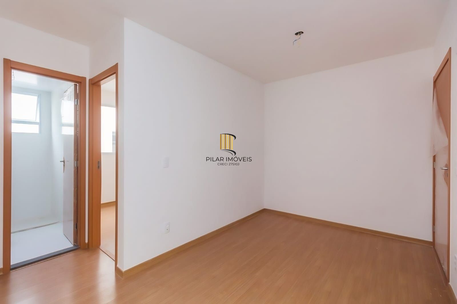 Apartamento com 2 dormitórios- Restinga