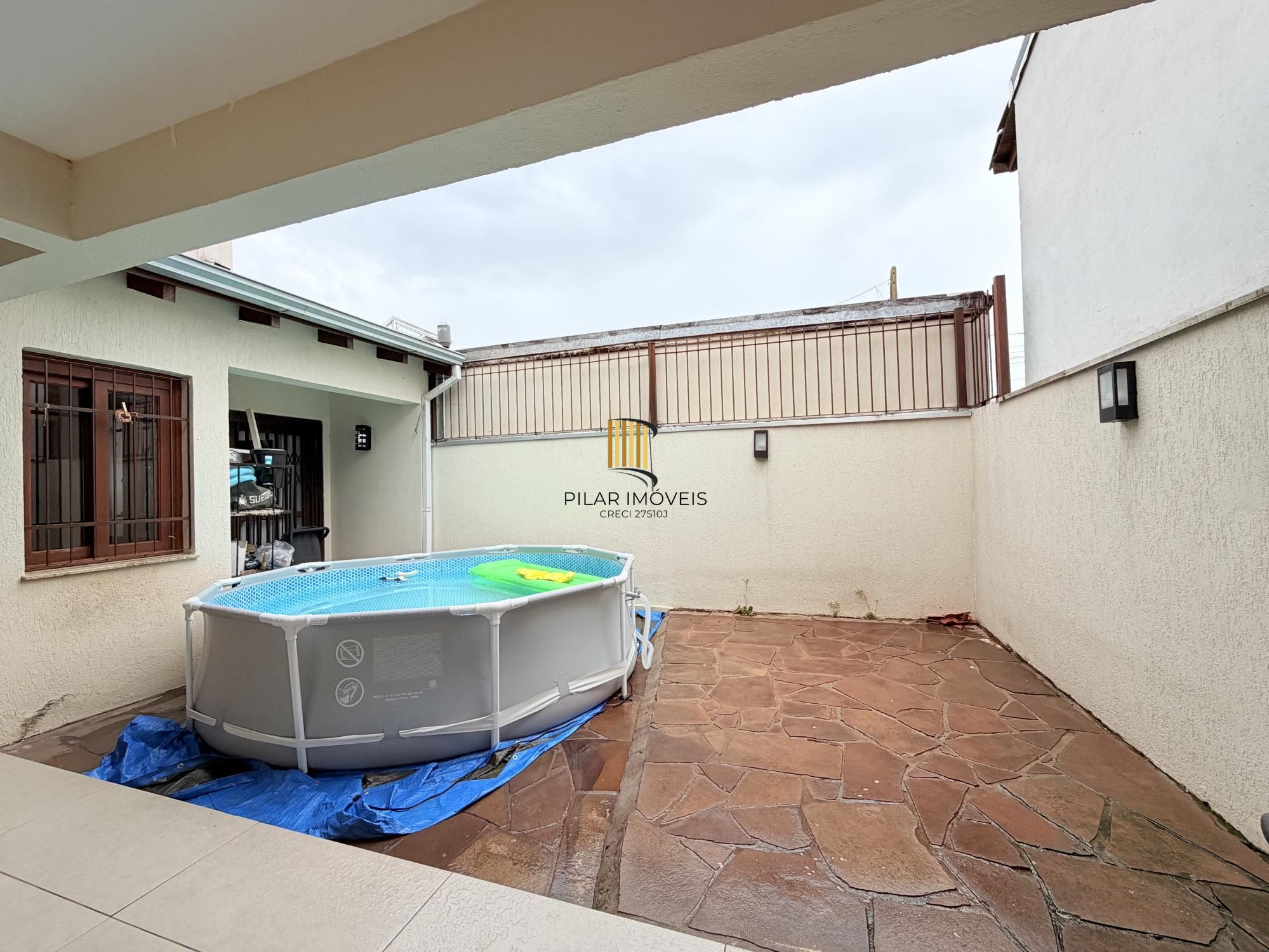 Casa de 2 dormitórios na hípica