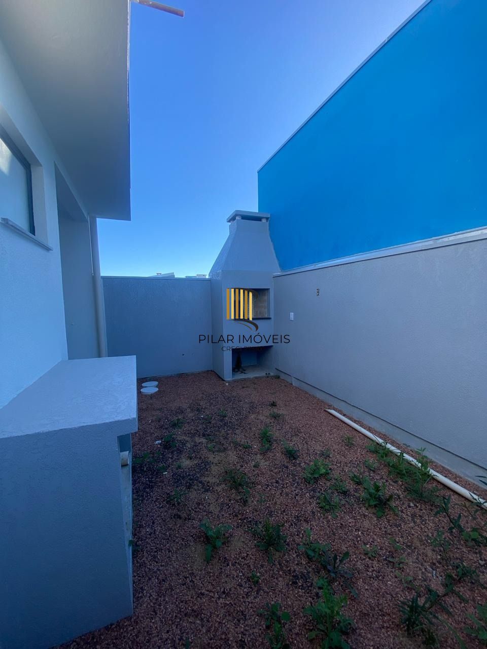 Casa térrea de 3 dormitórios sendo um suíte