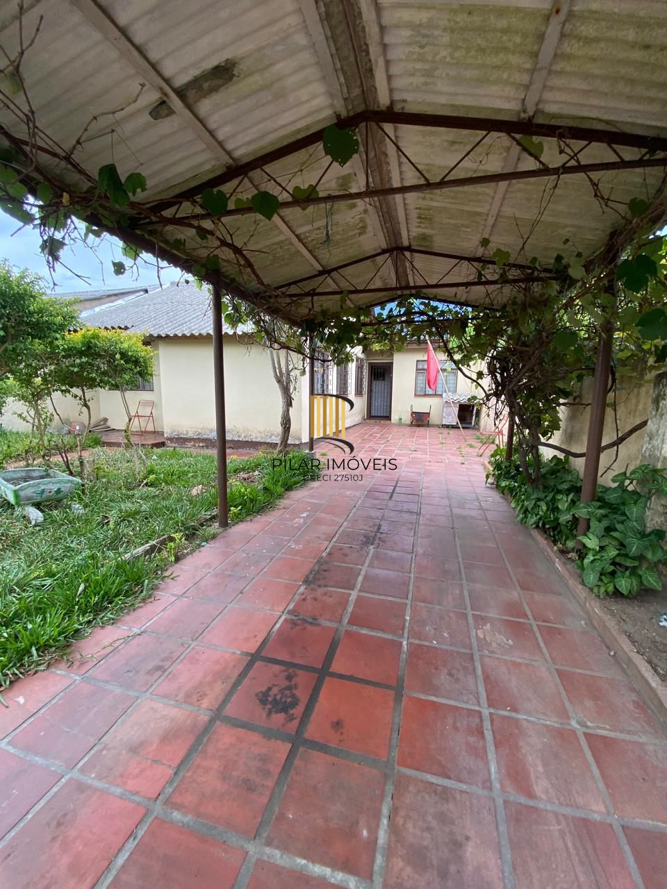 Ótima casa no bairro restinga de 4 dormitórios