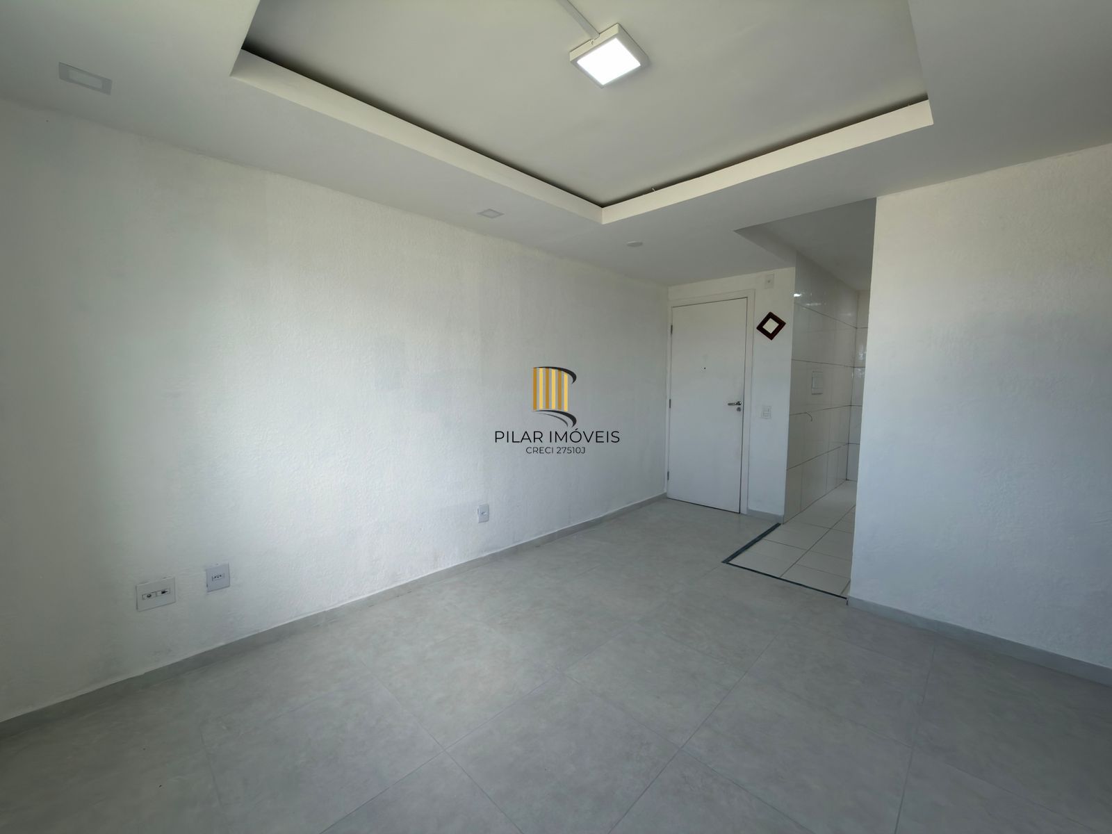 Apartamento no Bairro Hipica - 2 Dormitórios