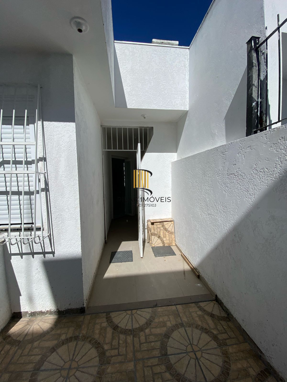 Linda Casa térrea de 2 Dormitórios sendo um suite Localizada no Ipanema Residence Park