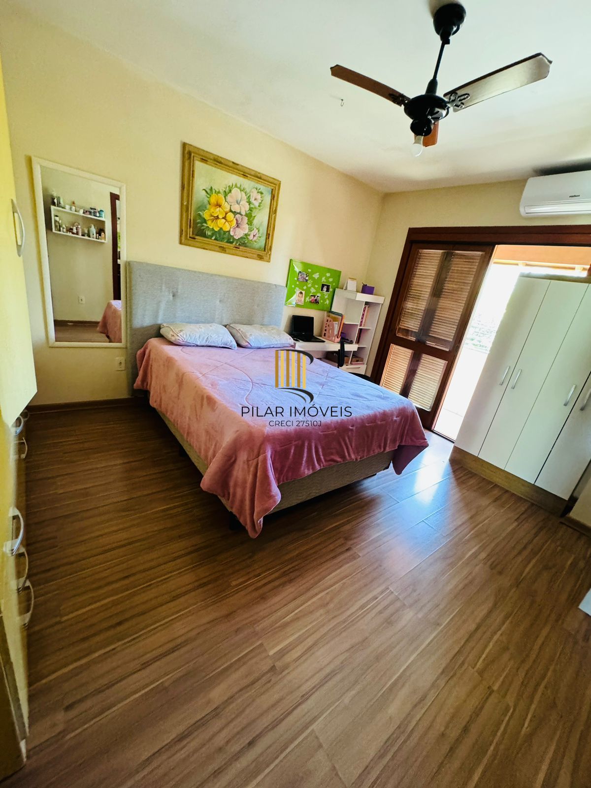 Casa no bairro Hípica - 3 dormitórios
