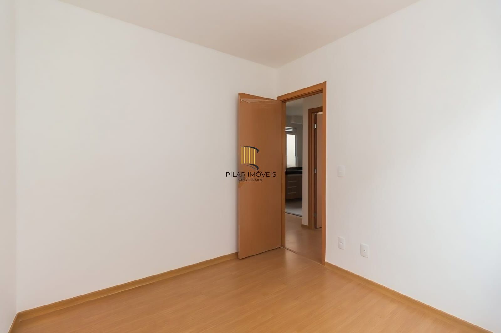 Apartamento com 2 dormitórios- Restinga