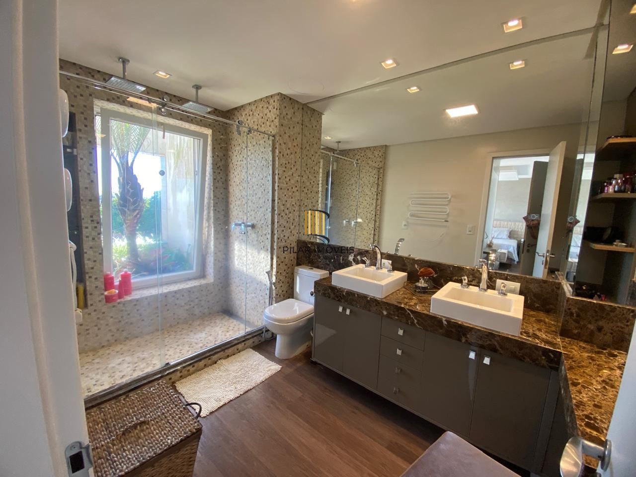 Casa em Ipanema com 4 Dormitórios sendo 3 Suíte