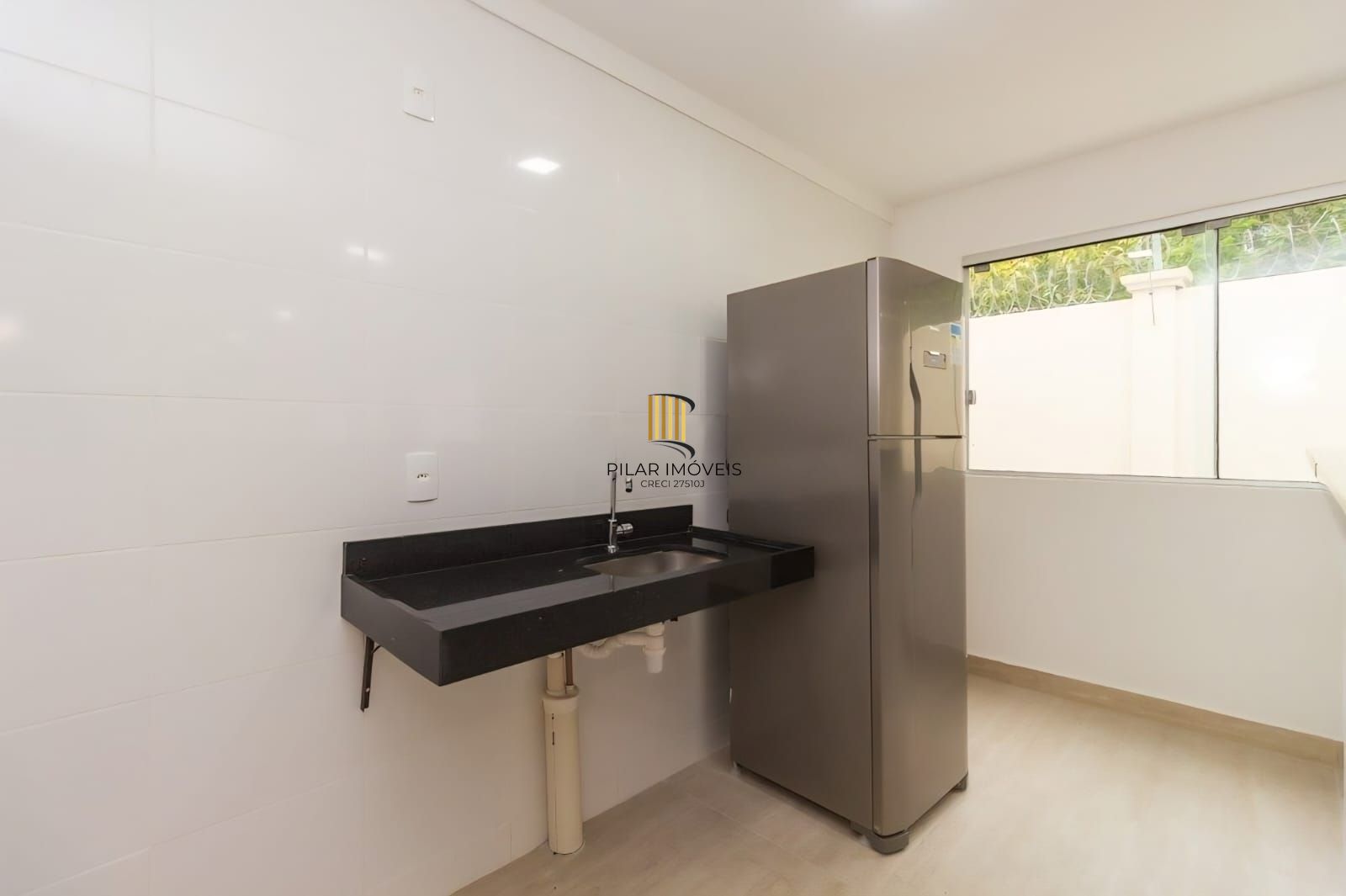 Apartamento com 2 dormitórios- Restinga