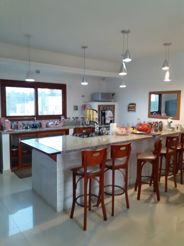Casa 4 dormitórios no bairro Hípica