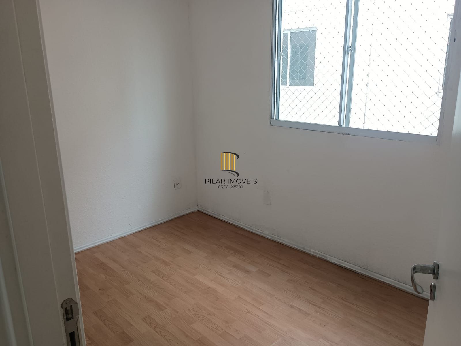 Apartamento de 2 dormitórios semi mobiliado na Hípica