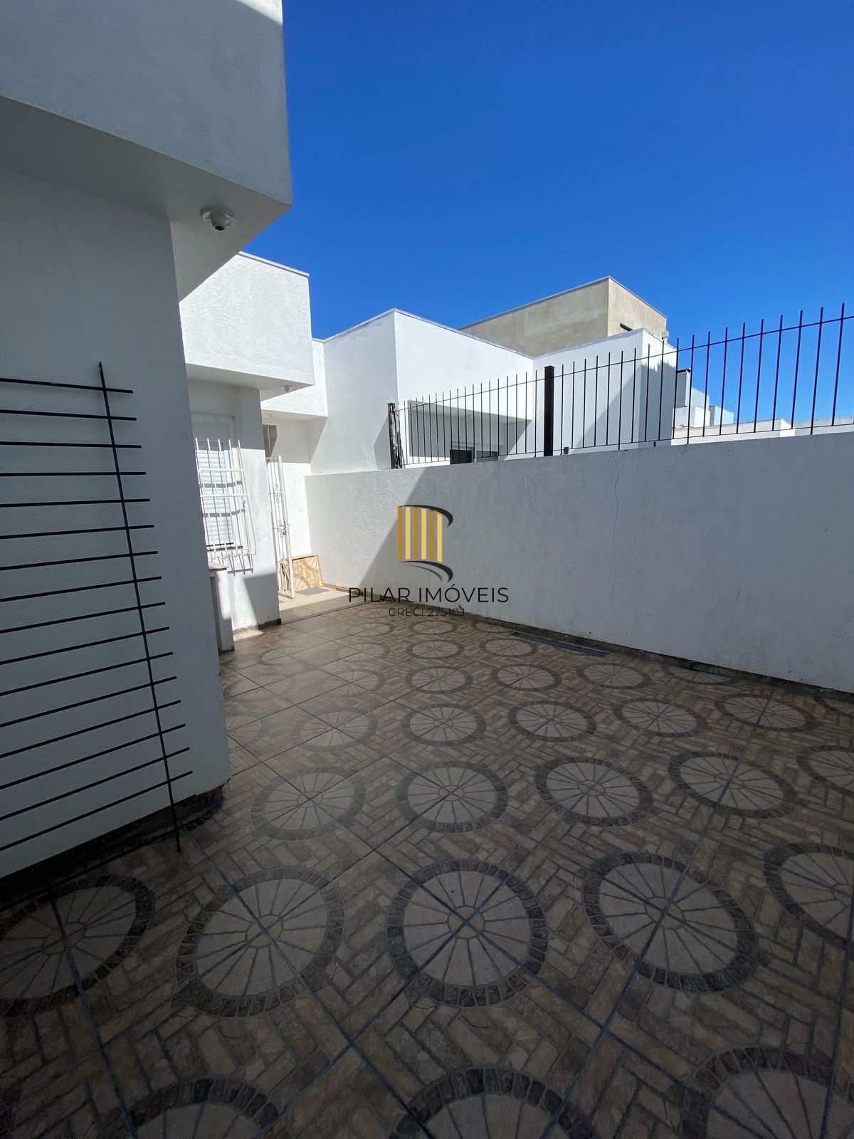 Linda Casa térrea de 2 Dormitórios sendo um suite Localizada no Ipanema Residence Park