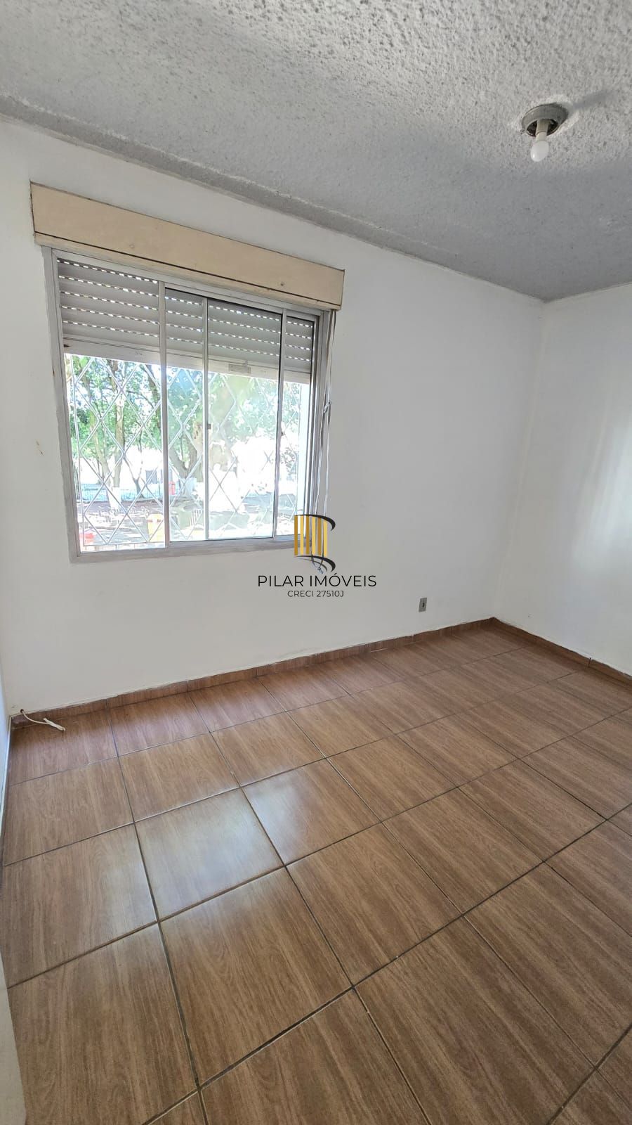 Apartamento no bairro Vila Nova 1 dormitório - 1 VAGA