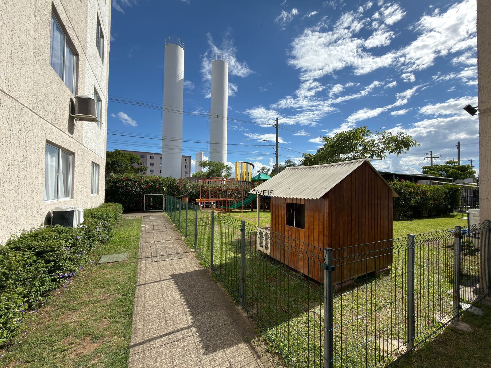 Apartamento no Bairro Hipica - 2 Dormitórios