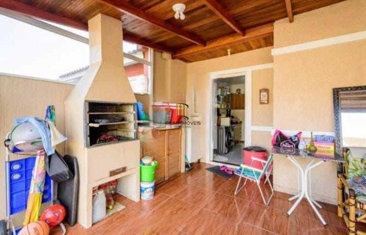 Casa com piscina no bairro Hípica - Moradas do Sul