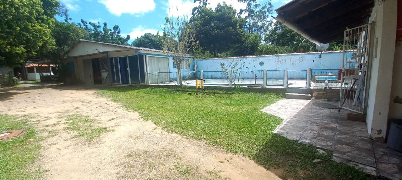 Terreno no bairro Hípica  com 3.780m² com 3 casas