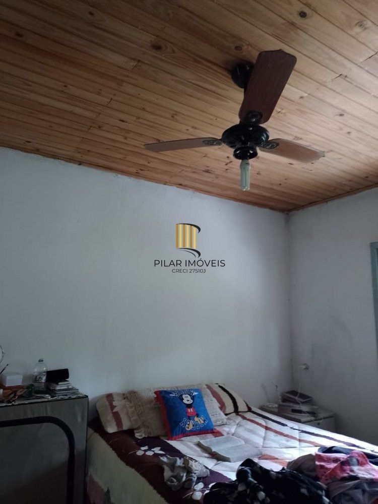 Casa com 3 dormitórios no bairro Restinga