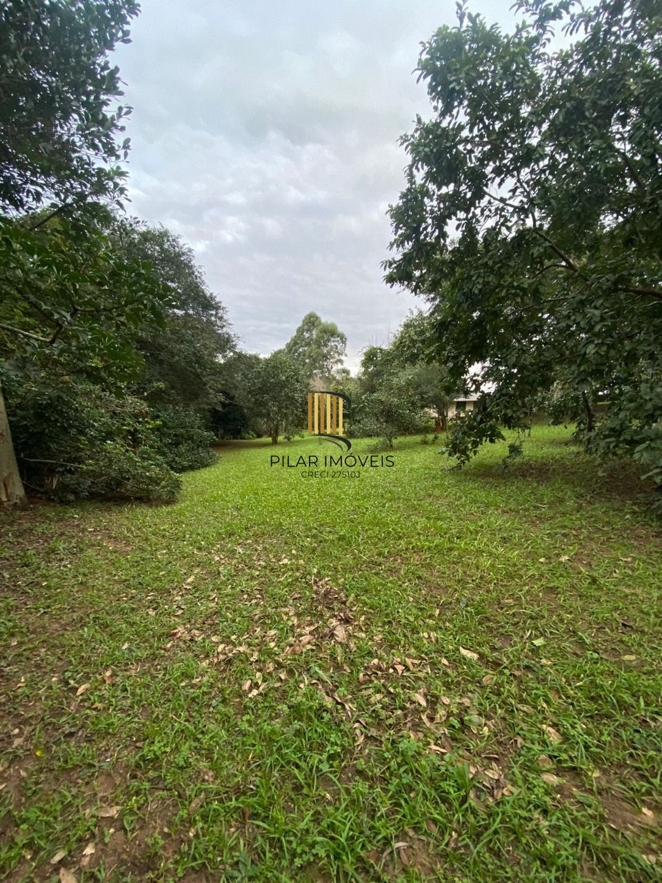 Terreno com mais de 2.300 metros quadrados em Ótima localização