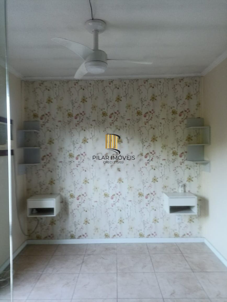 Casa no bairro Camaquã - 3 dormitórios