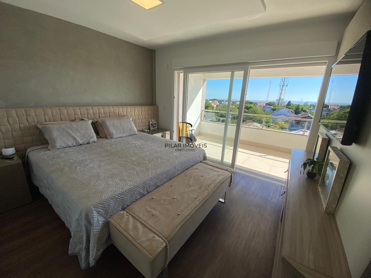 Casa em Ipanema com 4 Dormitórios sendo 3 Suíte