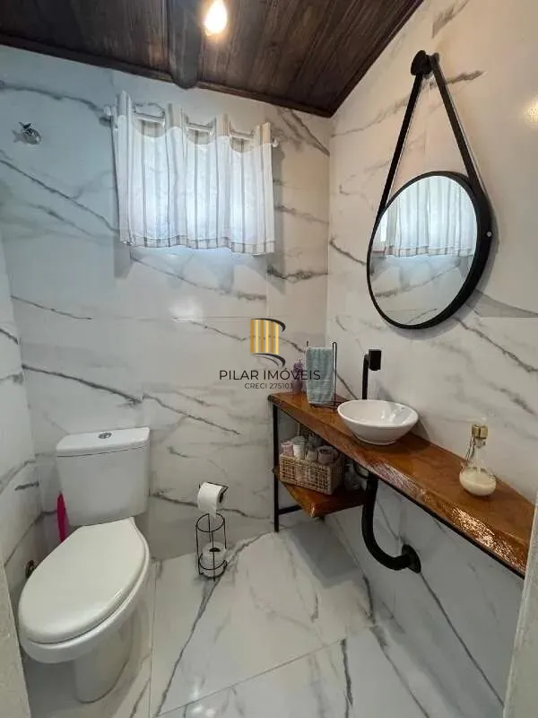 Casa Completa no Condomínio Cantegril: 4 Dormitórios, 2 Suítes, Piscina, Espaço Gourmet, Lareira e Pátio Arborizado