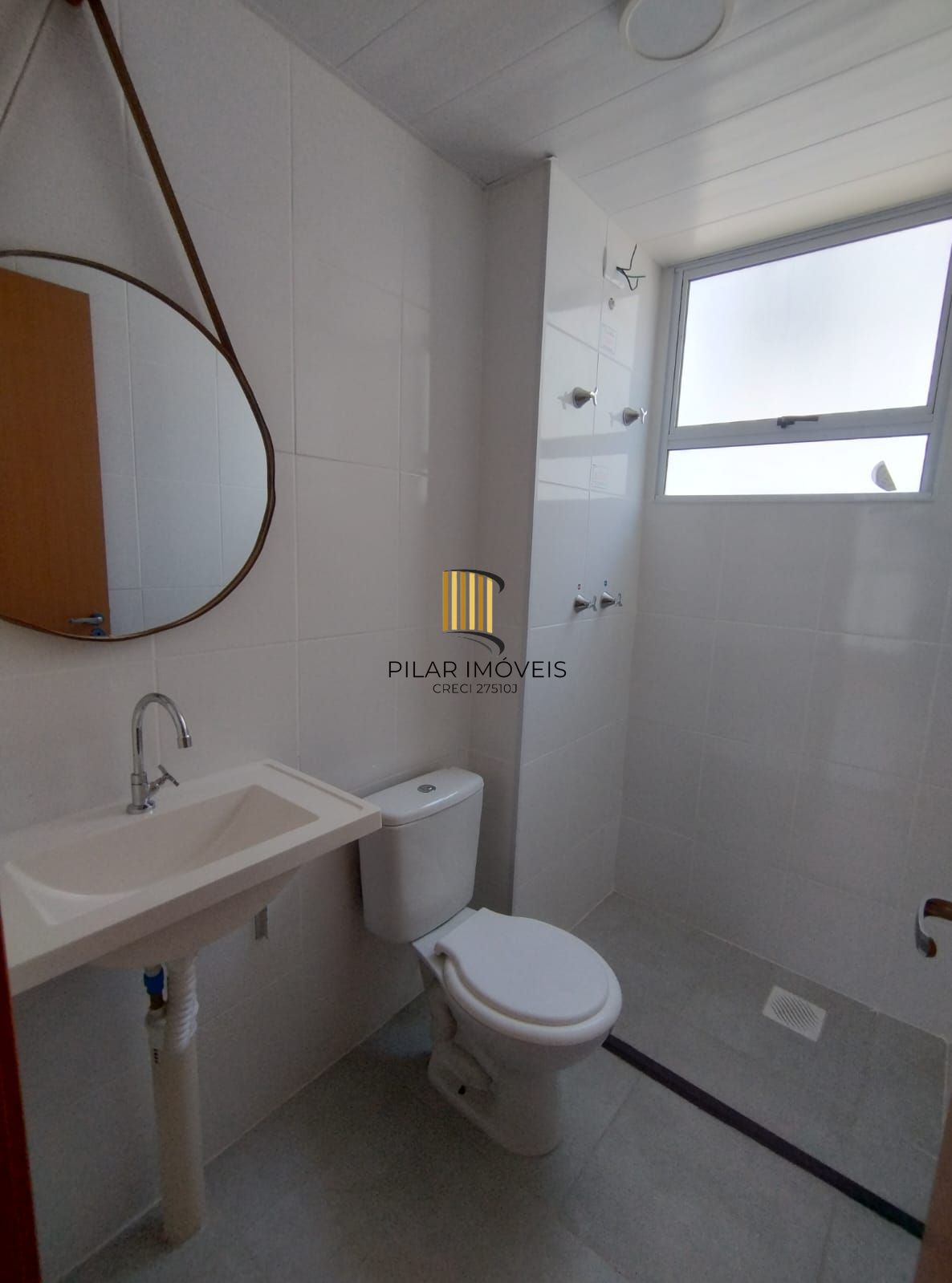 Apartamento de 2 Dormitórios Localizado na Av.Protasio