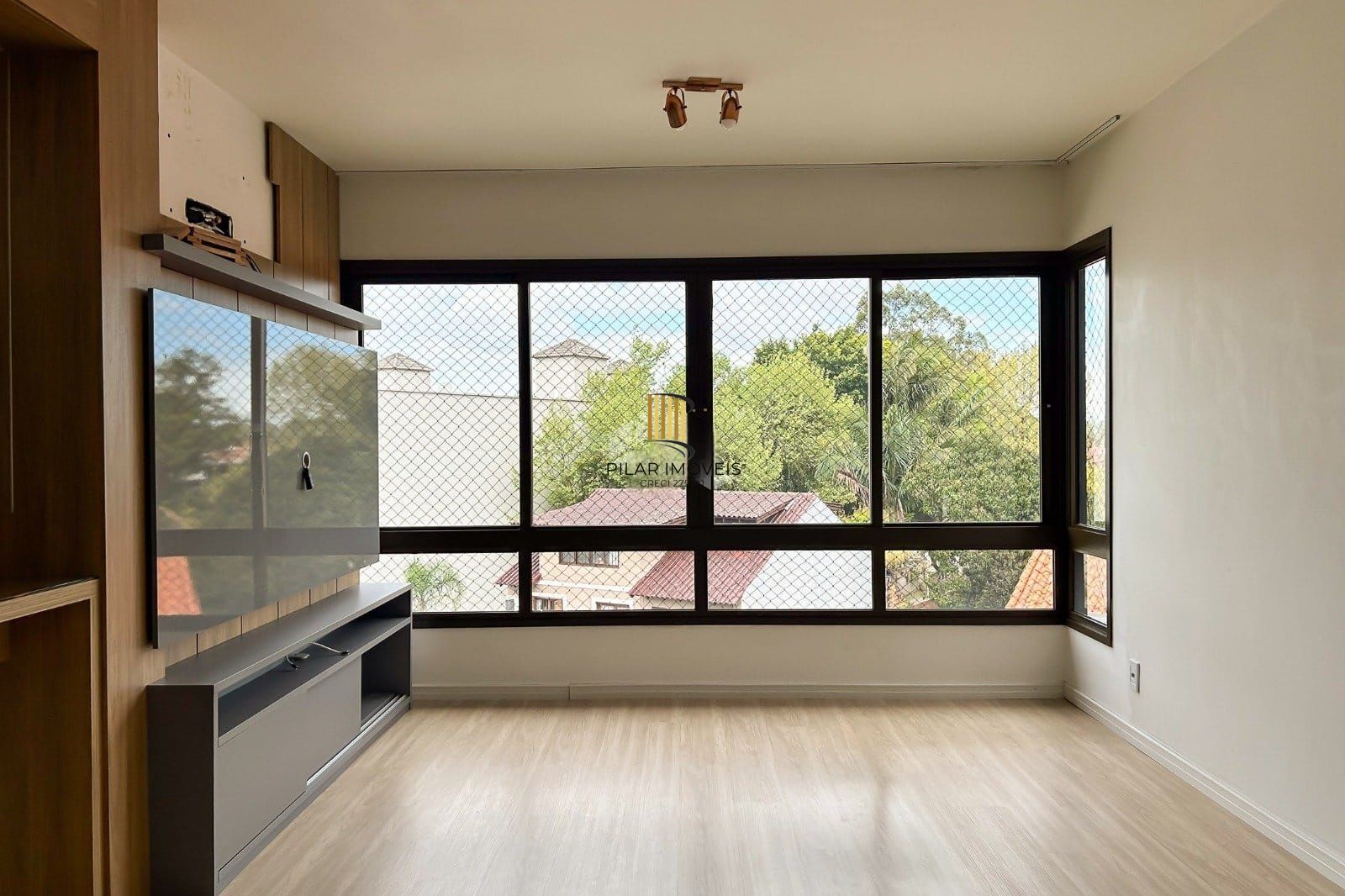 Apartamento no bairro Ipanema, 3 dormitórios - 1 suíte - 2 vagas