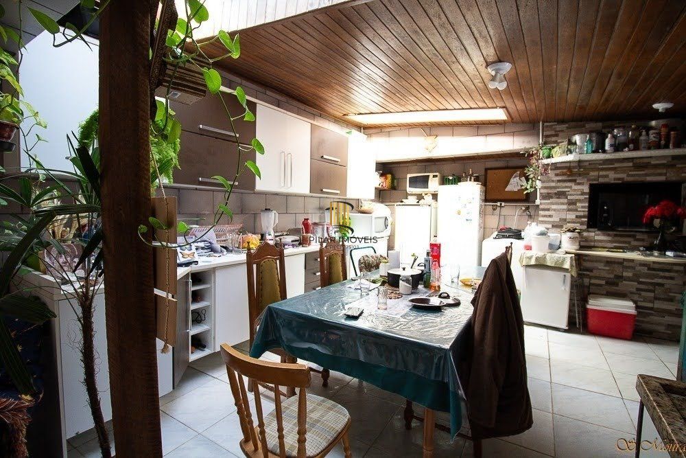 Casa no Bairro Tristeza - 3 dormitórios