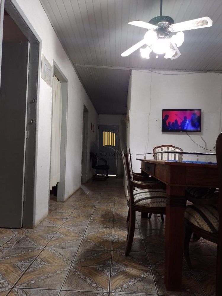 Casa com 3 dormitórios no bairro Restinga