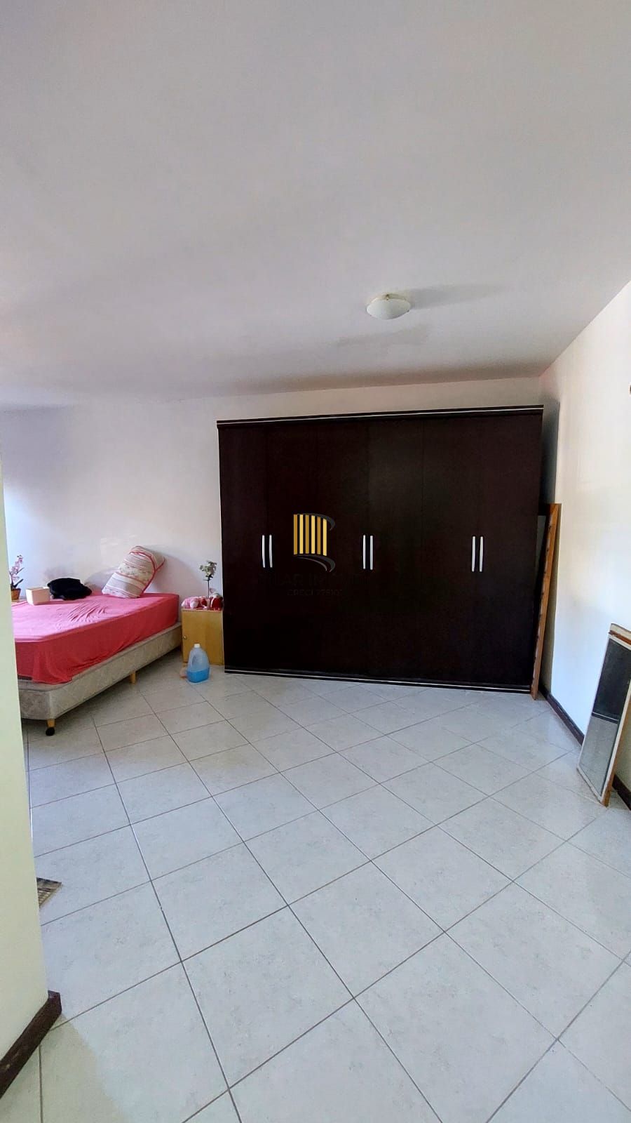 Casa no bairro Vila Nova - 4 dormitórios, Sendo 1 Suíte