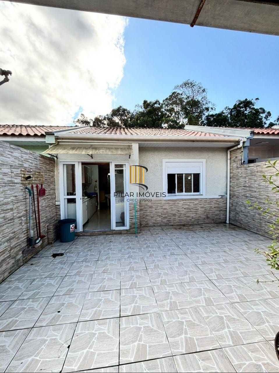 Casa 2 dormitórios Bairro Hípica - Zona Sul