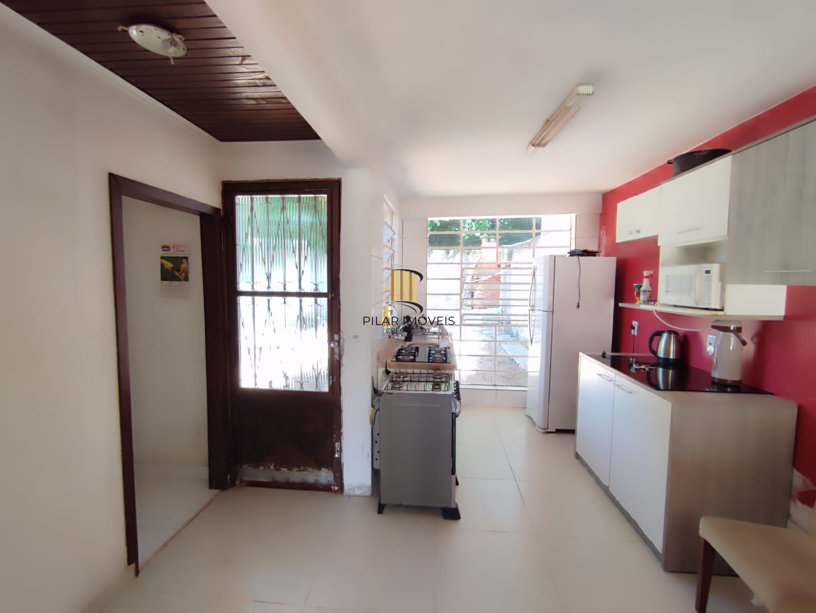 CASA NO BAIRRO IPANEMA  3 DORMITÓRIOS