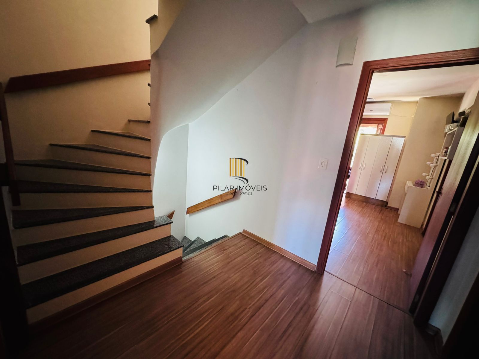 Casa no bairro Hípica - 3 dormitórios