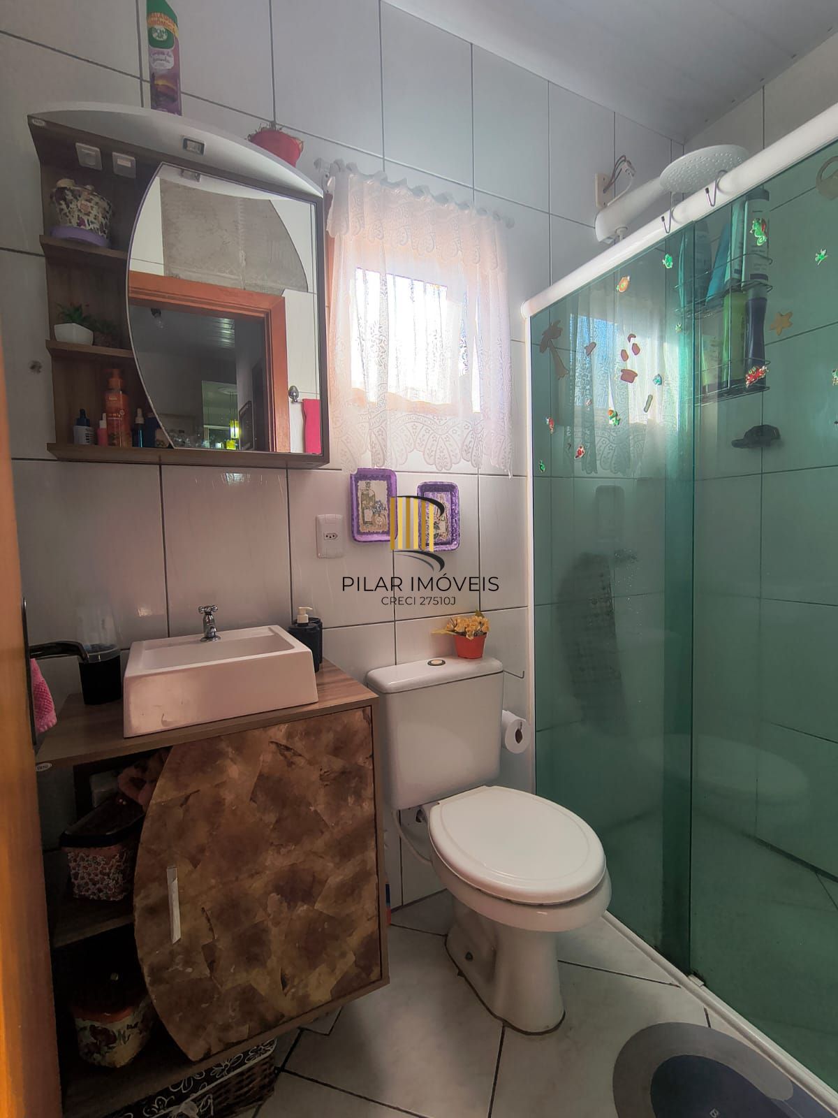 Belissima casa terrea de esquina, 3 dormitorios, semi mobiliada e com piscina, no Loteamento Moradas do Sul