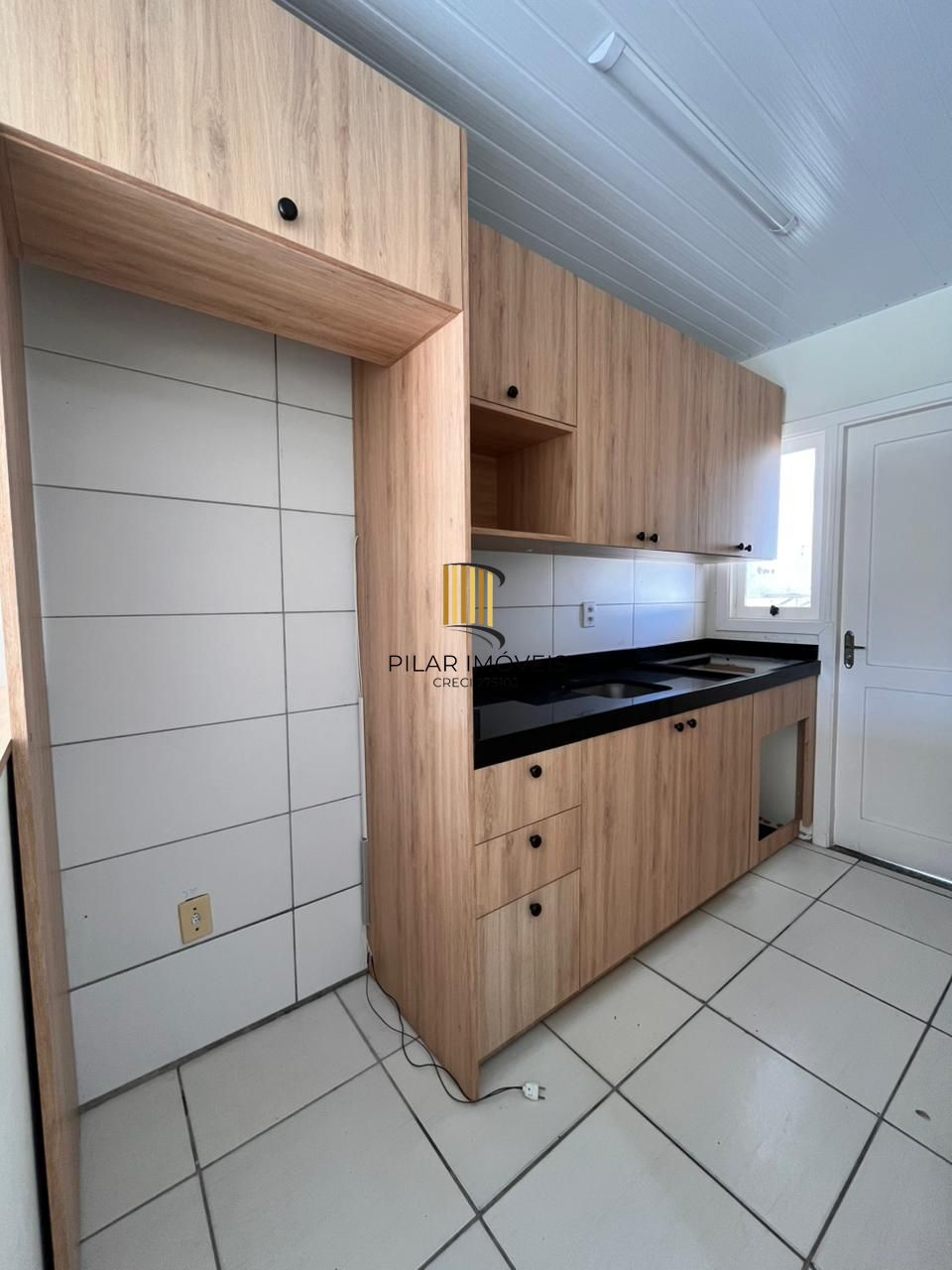 casa de condominio - 2 Dormitórios com suite Americana